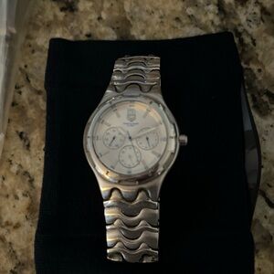 Marc ECKO men’s non-stop multi  face Wave-Link Chronograph Watch needs battery